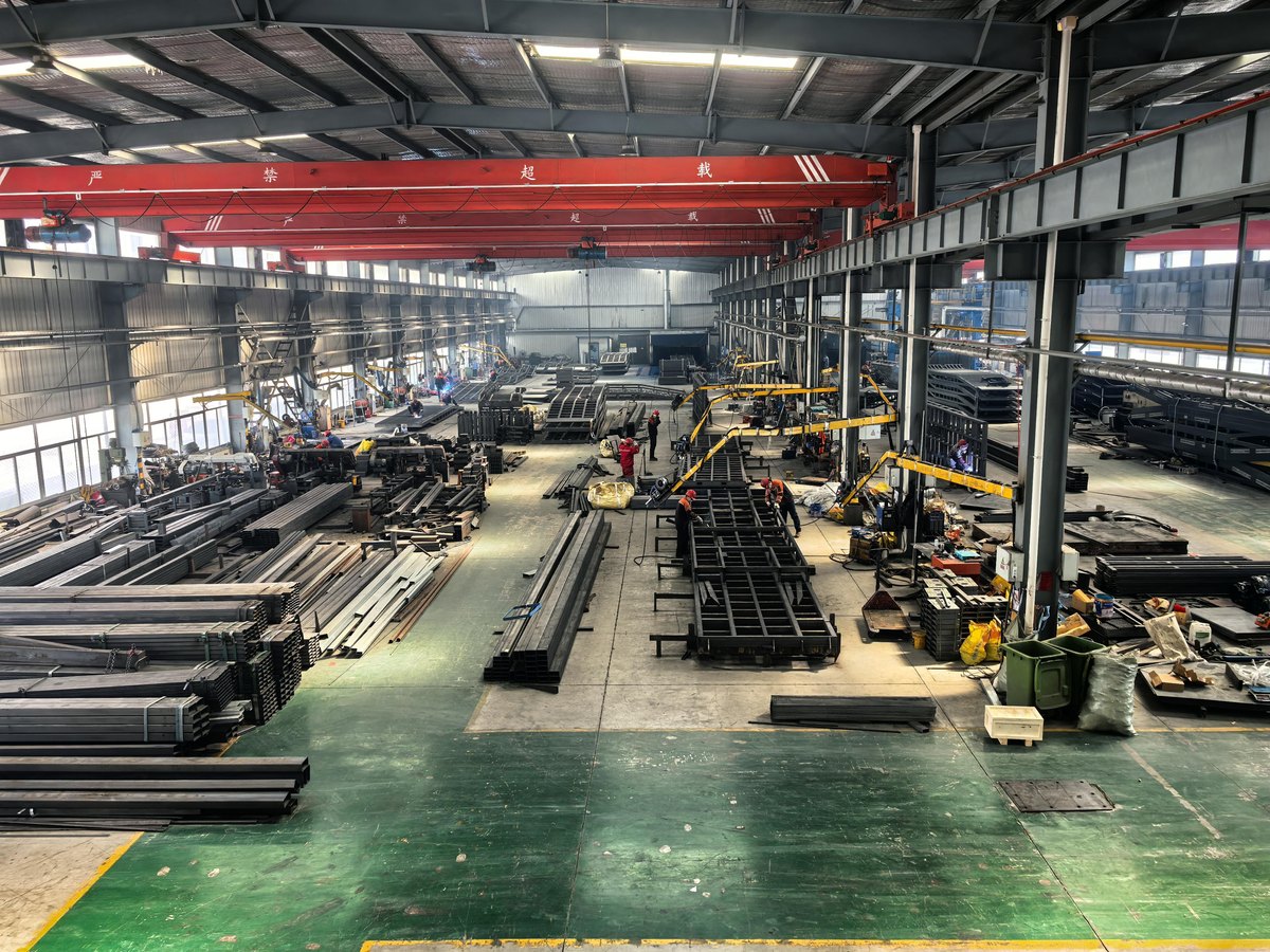 Lifting equipment production workshop overview